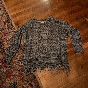 Umgee distressed fringed sweater. Worn‎ a couple of times.